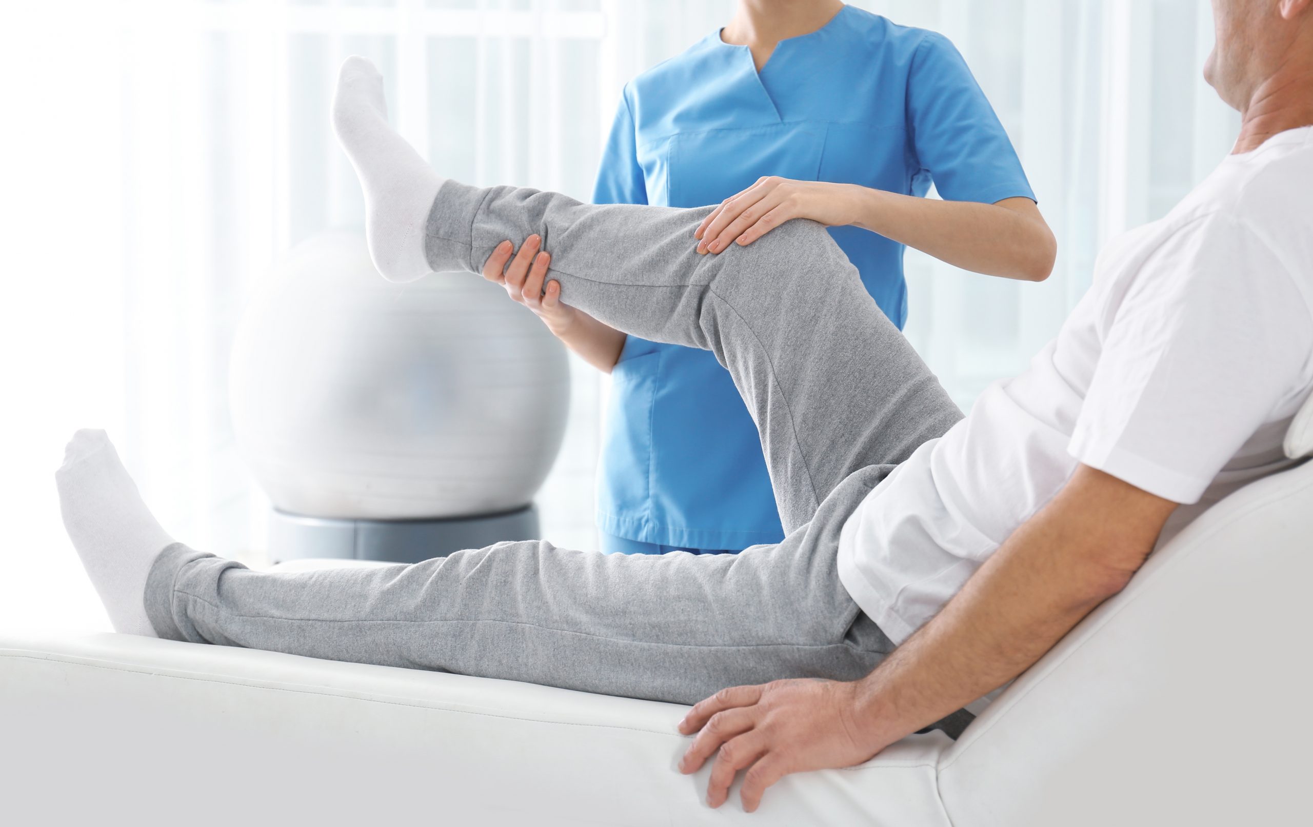 What qualifications do our physiotherapists have?
