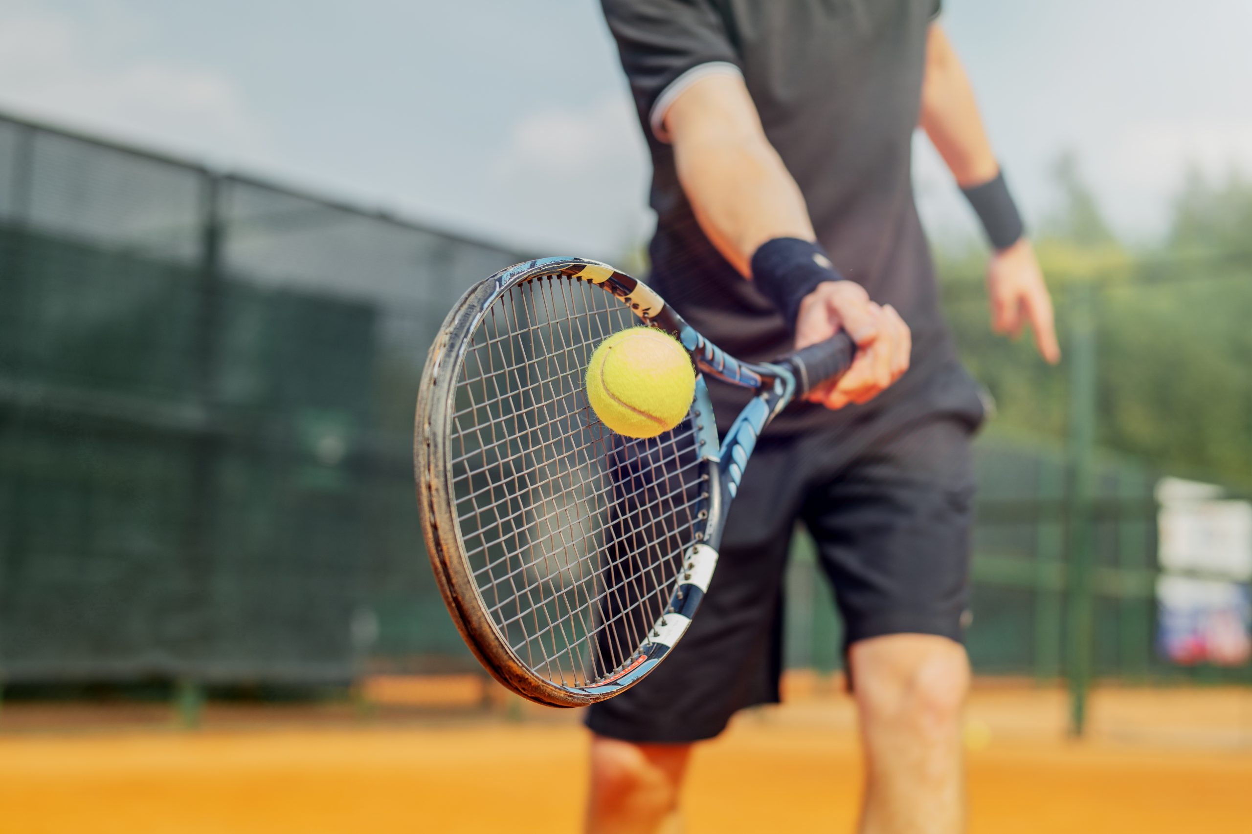 Can physical therapy make tennis elbow worse?